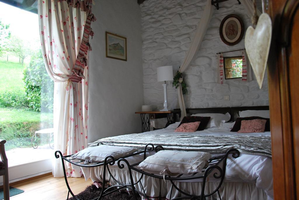Maison Aretxola Sare Pokoj fotografie